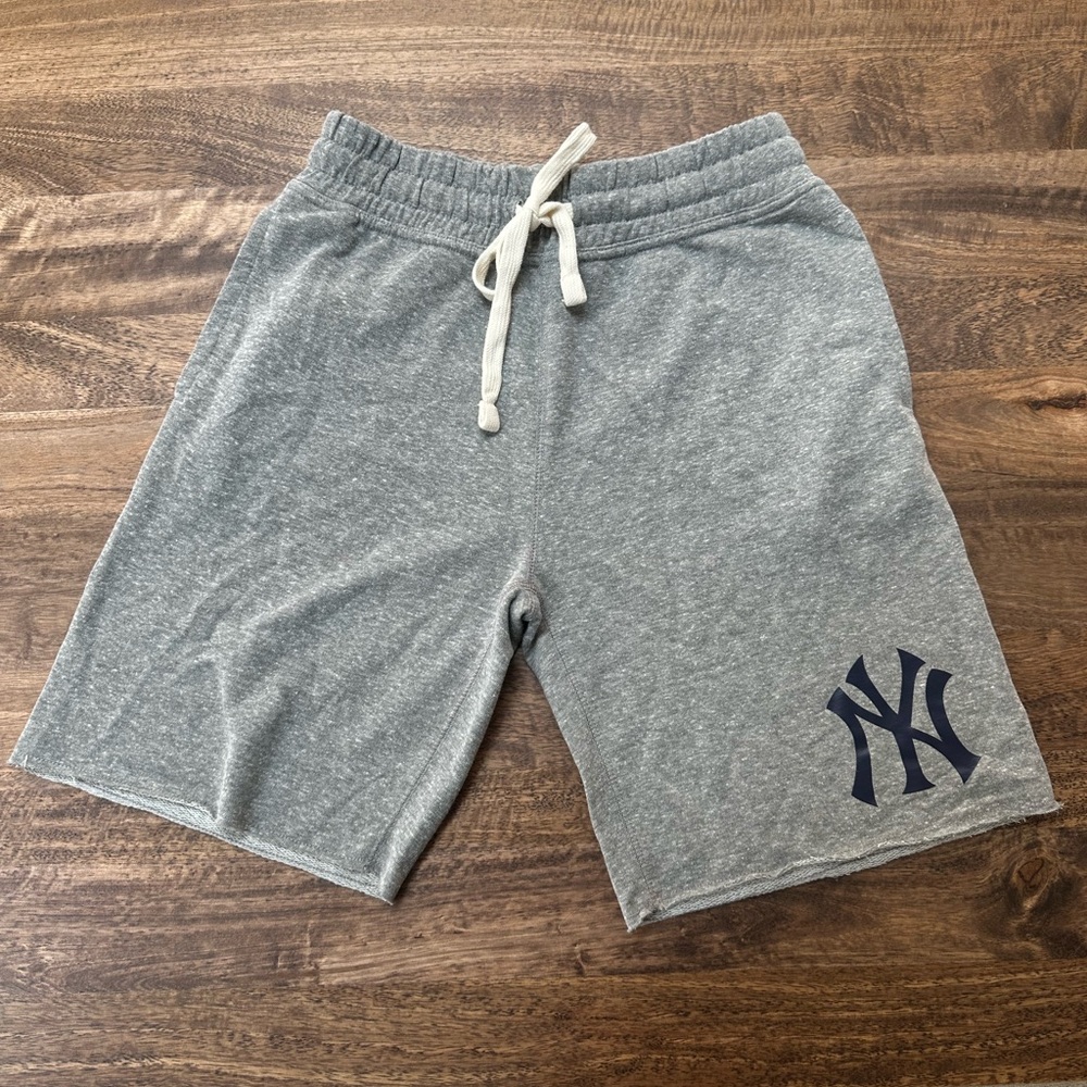 NY Yankees Gray Men's Athletic Shorts